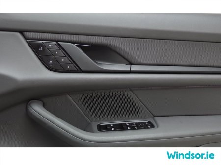 2022 Porsche Taycan Cross Turismo 476BHP Overboost 93.4 kWh €59,995 thumbnail