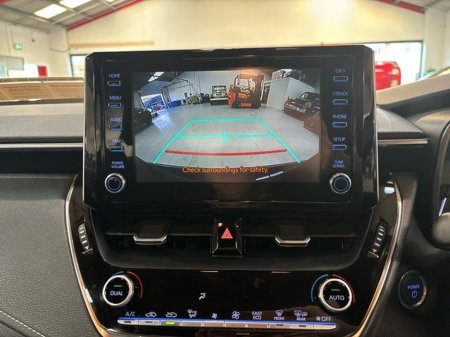 2020 Toyota Corolla HYBRID LUNA H/B AUTO €21,495 thumbnail