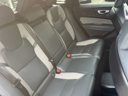 2023 Volvo XC60 T6 Recharge PHEV 350hp AWD AT8 Plus Dark - €44,900 thumbnail