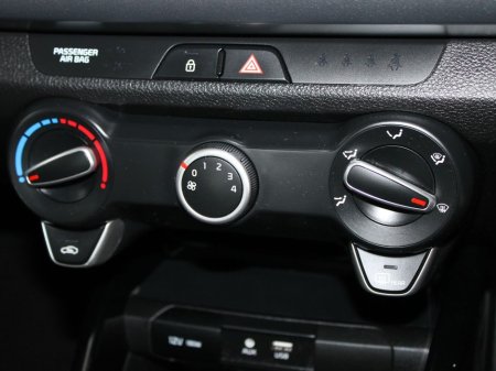 2018 Kia Rio K1 5DR €12,999 thumbnail