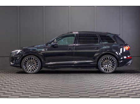 2025 Audi Q7 Q7 55 TFSI e 394PS quattro S line tip €91,950