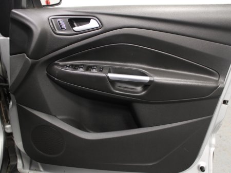 2017 Ford Kuga TITANIUM 2.0 TD 120 S6 M6 F 5DR FWD €14,950 thumbnail