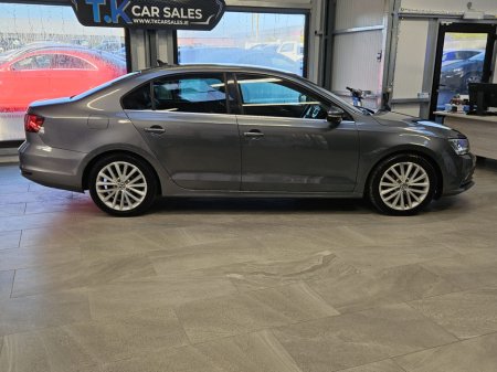 2016 Volkswagen Jetta 2.0 TDI 110HP Highline €11,950