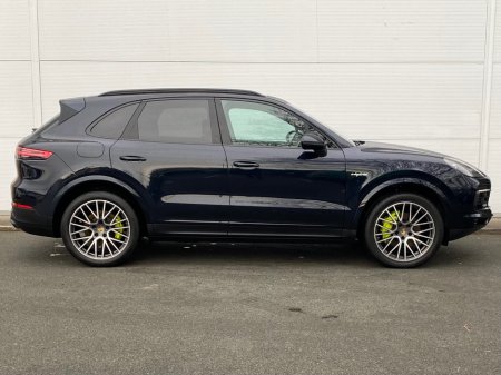 2022 Porsche Cayenne 3.0 V6 E-HYBRID PLATINUM EDITION 5DR AUTO €69,995