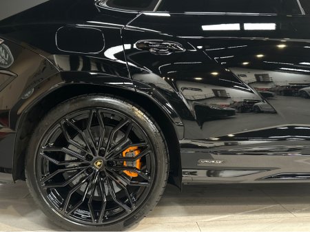 2025 Lamborghini Urus URUS S-E 4X4 V8 TWIN TURBO €359,950 thumbnail