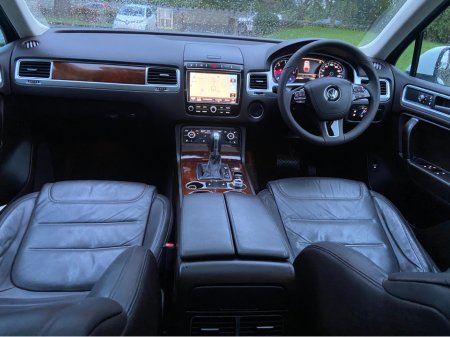 2016 Volkswagen Touareg CV 3.0 TDI 262BHP V6 5DR AUTO 5 SEATER COMMERCIAL**//**ELECTRIC TOWBAR**//**€333 ROAD TAX**//**FULL LEATHER**//**PANAROMIC ROOF**//**DOE 09 2026**//**PEARL WHITE**//**HEATED SEATS! €19,995 thumbnail