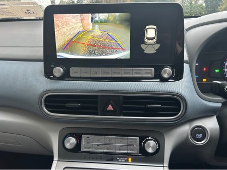 2021 Hyundai Kona KAUAI EV PREMIUM 5DR AUTO A**//**FULL CREAM LEATHER INTERIOR WITH HEATED FRONT SEATS**//**SAT NAV**//**REVERSING CAMERA**//**SPEED SIGN RECOGNITION**//**LANE DEPARTURE WARNING**//**TRADE IN WELCOME!!! €18,222 thumbnail