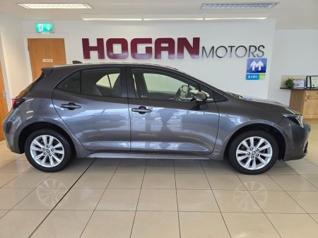 2024 Toyota Corolla * Jan 2026 Pricing * Hybrid Luna H/B Automatic €28,950