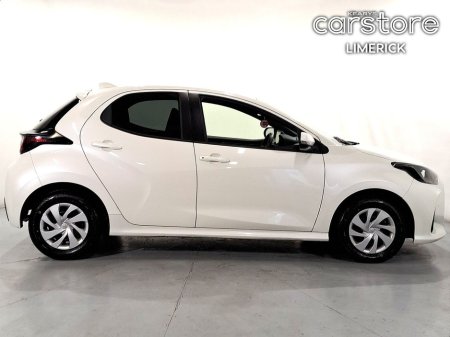 2022 Toyota Yaris 1.0 PET AUTO 5DR €17,880