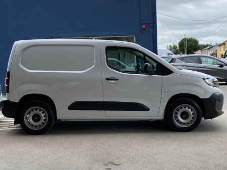 2024 Peugeot Partner  €19,430