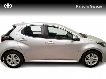 2022 Toyota Yaris 1.5 HYBRID LUNA SPEC €21,995