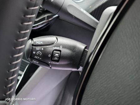 2023 Peugeot 2008 ACTIVE 1.2 100 BHP LOW KMS €23,750 thumbnail