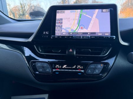 2018 Toyota C-HR 1.8 HYBRID SPORT €18,500 thumbnail