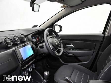 2022 Dacia Duster 1.0 TCe 100 BiFuel Dfull Comfort €19,900 thumbnail