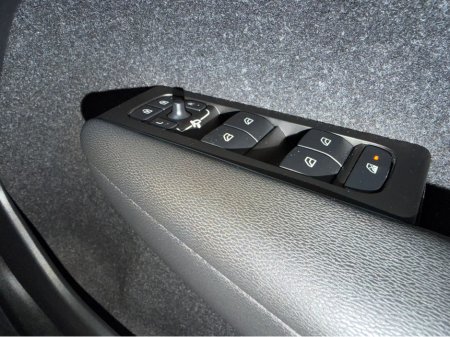 2021 Volvo XC40 R-DESIGN T5 RECHARGE//FULL LEATHER//FULL VOLVO SERVICE HISTORY//GREAT SPECIAL//SIMI AND AA DEALER €31,950 thumbnail