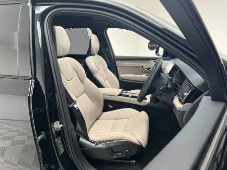 2025 Volvo XC90 ULTRA T8 RECHARGE 2.0 PHEV *7 SEATER* €87,990 thumbnail