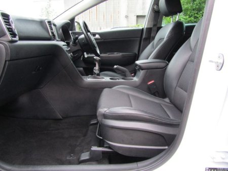 2017 Kia Sportage EX 5DR. LOW KLMS. €15,950 thumbnail