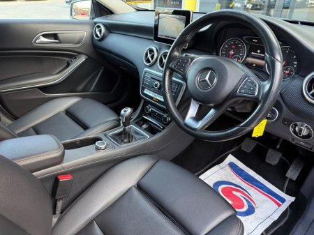 2016 Mercedes-Benz A Class A180D SE MANUAL (109PS) €12,100 thumbnail