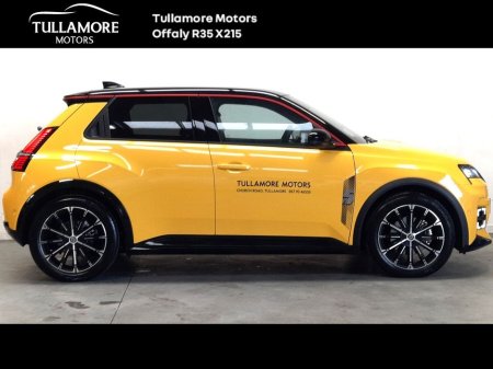 2025 Renault 5 EV50 150hp Iconic €32,490 thumbnail