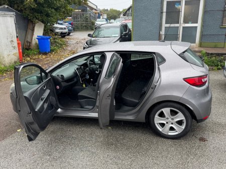 2014 Renault Clio Ideal starter car €8,200