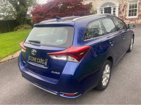 2015 Toyota Auris BUSINESS EDITION D- D-4D TOURING SPORTS €7,850