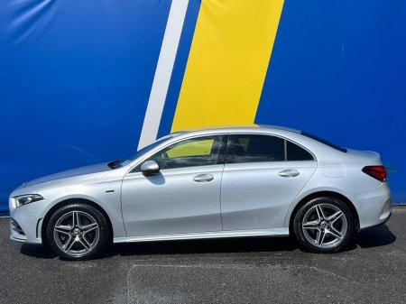2021 Mercedes-Benz A Class A250e AMG-LINE EXECUTIVE 1.3 HYBRID // VIRTUAL COCKPIT // AMG-LINE HEATED SEATS // APPLE CARPLAY/ANDROID AUTO €23,900