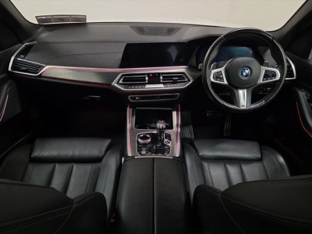 2022 BMW X5 xDrive45e M Sport €67,995