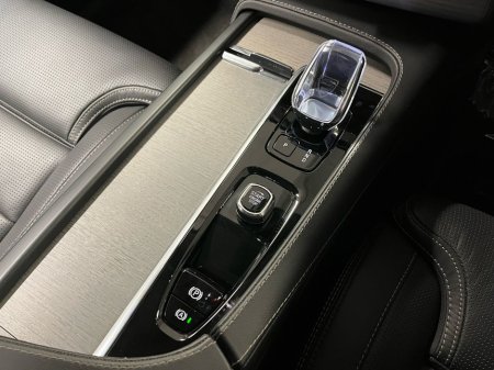 2024 Volvo XC90 T8 Ultra Recharge 455BHP - 22 Inch Alloys - Panoramic Sunroof - Reversing Camera - Sat Nav - Climate Control - Electric Heated Seats - Keyless Start - Apple CarPlay/Android Auto €72,950
