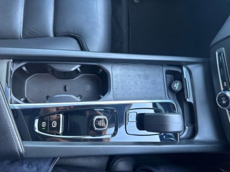 2023 Volvo XC60 T6 PHEV 350hp AT8 Plus (dark theme) €44,975 thumbnail