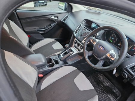 2013 Ford Focus ZETEC 1.6 TDCI 95PS 4DR thumbnail