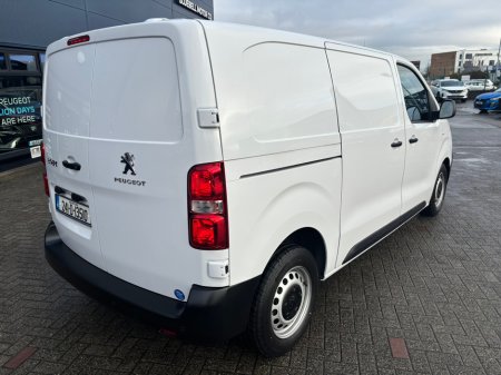 2024 Peugeot Expert  €26,950