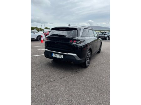 2025 Peugeot 5008 1.2 Hybrid 136bhp E-DCS6 Allure €49,500