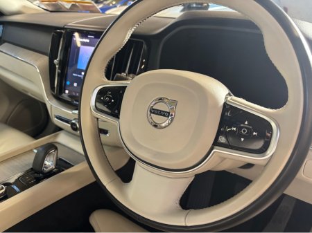 2023 Volvo XC60 T6 PHEV PLUS DARK AWD 5DR AUTO €39,750 thumbnail