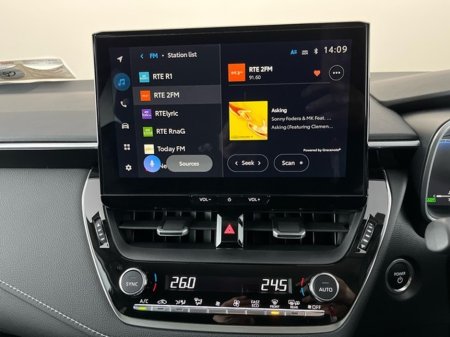 2025 Toyota Corolla LunaSport Hybrid €33,950 thumbnail