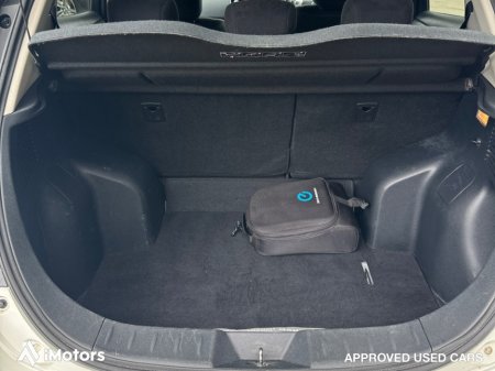 2017 Nissan Leaf Nissan Leaf 30kWh SV | Electric Hatchback | Cold Pack | Auto | White | Letterkenny €7,900 thumbnail