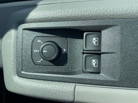 2025 Volkswagen Crafter  €36,475 thumbnail