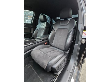 2019 Audi A6 2.0 TDI S-LINE BLACK EDITION 40 204PS 4DR AUTOMATIC €31,950 thumbnail