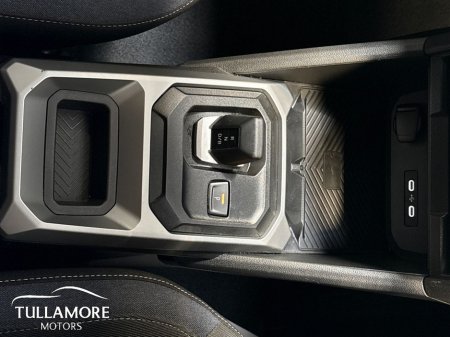 2025 Dacia Duster HEV 140 Journey €33,900 thumbnail