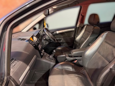 2013 Vauxhall Zafira  €4,450 thumbnail