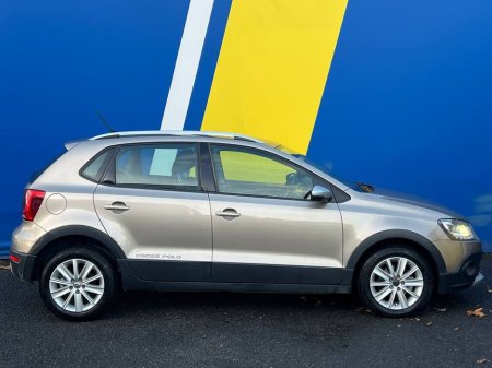 2015 Volkswagen Polo CROSS 1.2 TSI // DIGITAL CLIMATE CONTROL // 16
