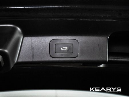 2023 Jaguar F-Pace AWD PHEV R-DYNAM €51,888 thumbnail