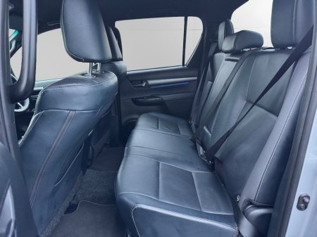 2024 Toyota Hilux *NO VAT* 2.8 INVINCIBLE AUTO #319 €51,999 thumbnail