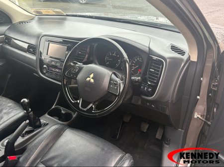 2016 Mitsubishi Outlander 16MY 4WD 6 6MT 7S 4DR €13,995 thumbnail