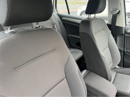 2015 Volkswagen Golf 1.2 TSI 5DR AUTO LOW KMS thumbnail