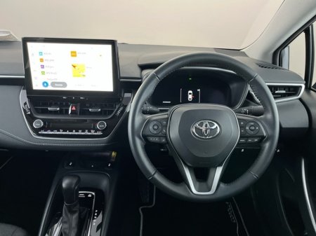2025 Toyota Corolla LunaSport Hybrid €33,950 thumbnail