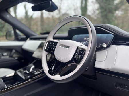 2024 Land Rover Range Rover Sport P460E DYNAMIC SE *Huge Specification* €103,950 thumbnail