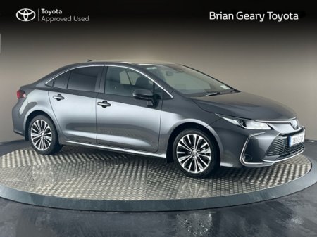2025 Toyota Corolla HYBRID LUNA SPORT SALOON