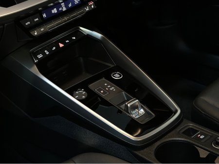 2024 Audi A3 40 TFSIe HYBRID SPORT AUTO €32,950 thumbnail