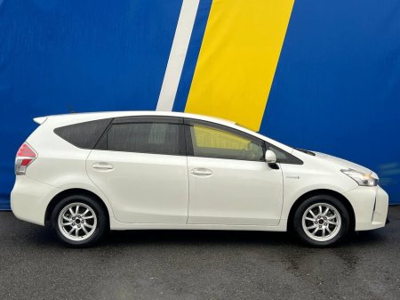 2015 Toyota Prius Alpha 1.8 HYBRID AUTO // VALID NCT 01/27 // 16