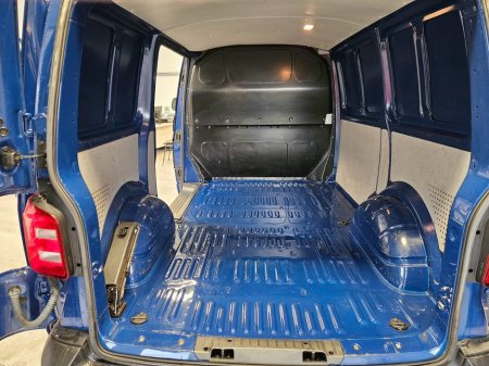 2019 Volkswagen Transporter  thumbnail